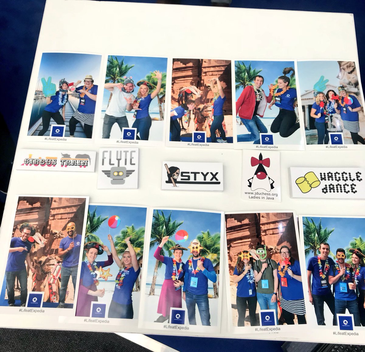 JennaPrescott09's tweet photo. Last chance to transport yourself to the beach in our photo booth #devoxxuk #lifeatexpedia @BoxlessBooths https://t.co/Btnkm1gEiW