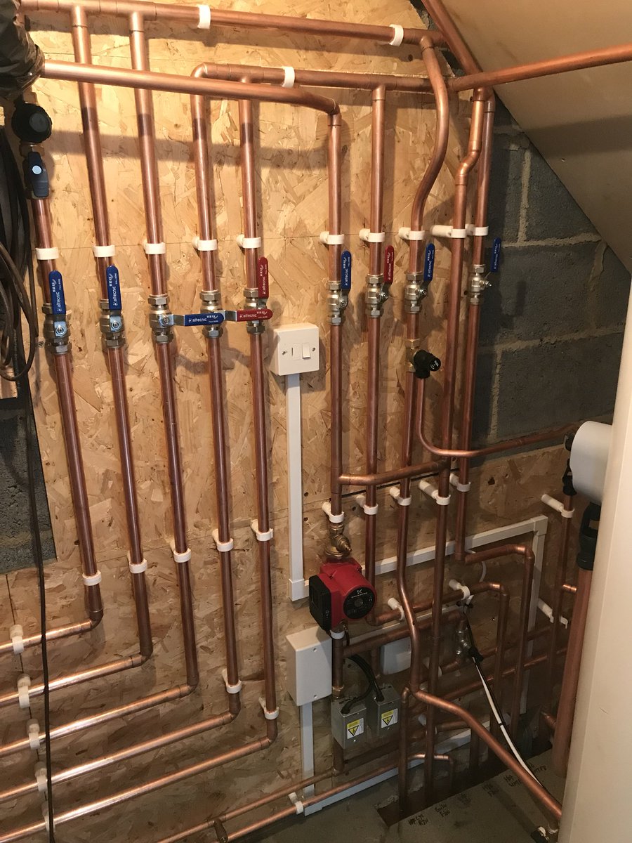 cjrplumbinguk's tweet photo. Busy couple of days with @CambridgeHTG converting open vented hot water to a pressurised hot water cylinder in #Cambridgeshire https://t.co/aFjto4uvTw