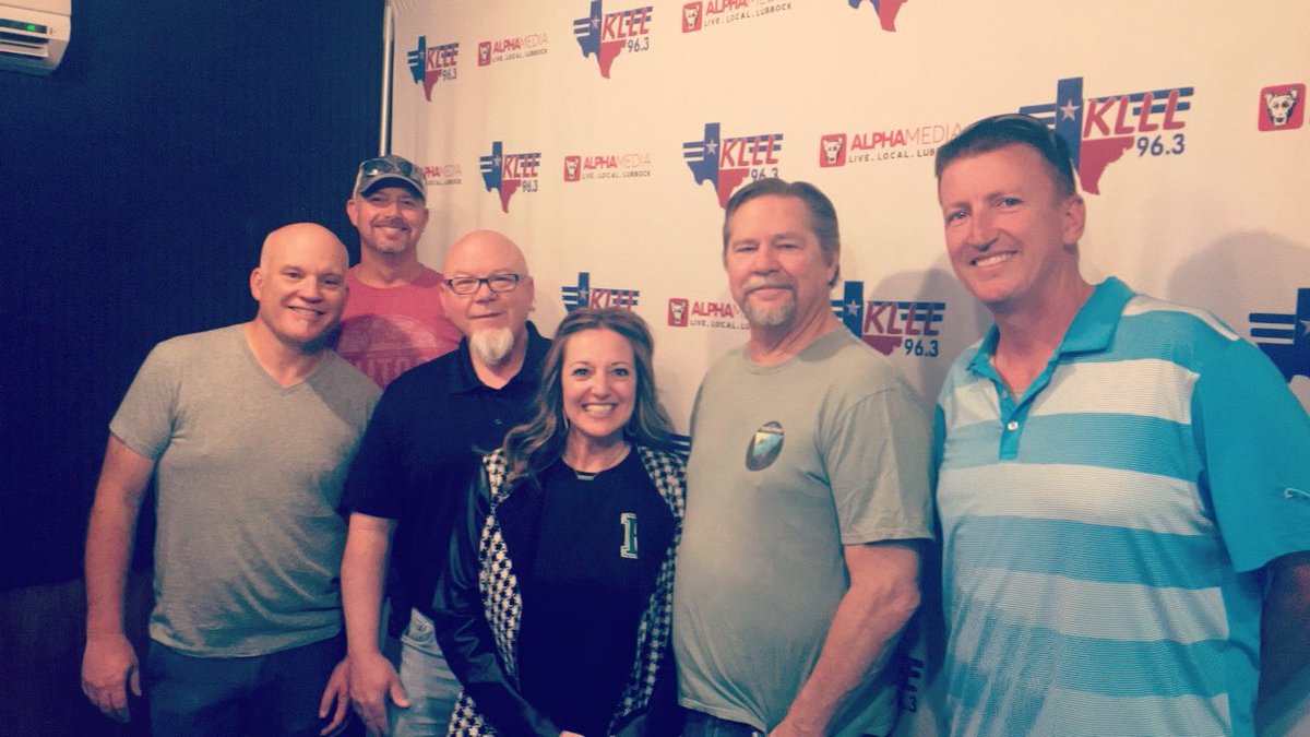 JeffScottRadio's tweet photo. Thanks to the #Spur327 band for stopping by @TheJMMShow today https://t.co/IF45aF2c4j