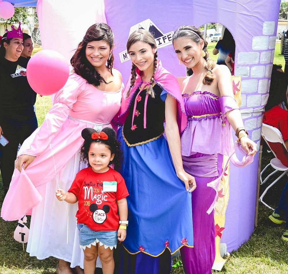 MEDLIFEmovement's tweet photo. A huge shout out to our MEDLIFE Universidad de Puerto Rico Aguadilla for being named #ChapterOfTheWeek! 👏
These amazing MEDLIFErs are always spreading the #MEDLIFEmission and built a castle for the Race 4 Kids: Inside the Magic event.
#MEDLIFEmovement https://t.co/RrAVlJxw12