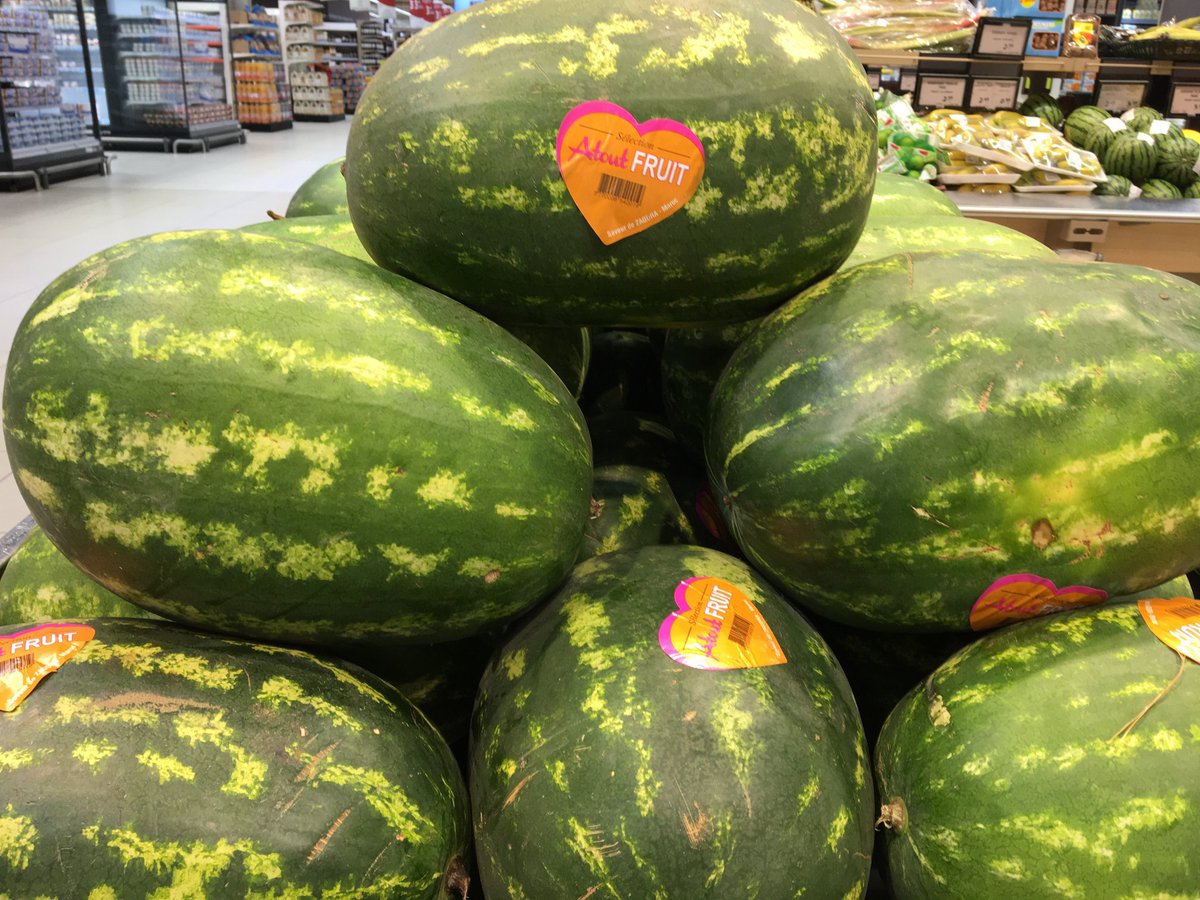 bonnovanderputt's tweet image. Les pastèques sont arrivées!!🍈🍉☀➡️Super le prix. Rouges et juteuses 🍈🍉➡️ Economie circulaire 🌎▶▶ #sandia #backinstores #agrifood #inspiratielab #wearefood #bio #food #foodservice #freshproduce #foodexperience #supplychain #innovation #foodprofessionals #artisans