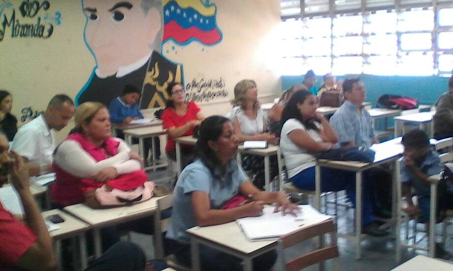 LSOTOIF2023's tweet photo. Reunión de organización y planificación de directores, supervisores y Coordinador clifp - Parroquia Antimano. @ZonaEducativaDC @MPPEDUCACION @JauaMiranda @javierojasmo @eugeniapinero @MPPEFormacion @GipsyGastello https://t.co/sTSGaSNL9F