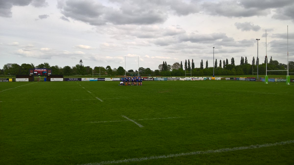 cvcrugby's tweet photo. Kick off in just 10mins - final huddle for the consultants https://t.co/8mP077frnA