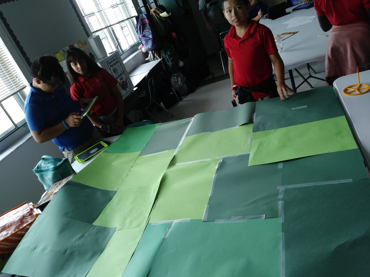 crkshanks1221's tweet photo. MrsKs advertisers making  green screens to film commercials for their energy collectors! @GTEtoucans @Champs4Learning https://t.co/9UMzGUNXAp
