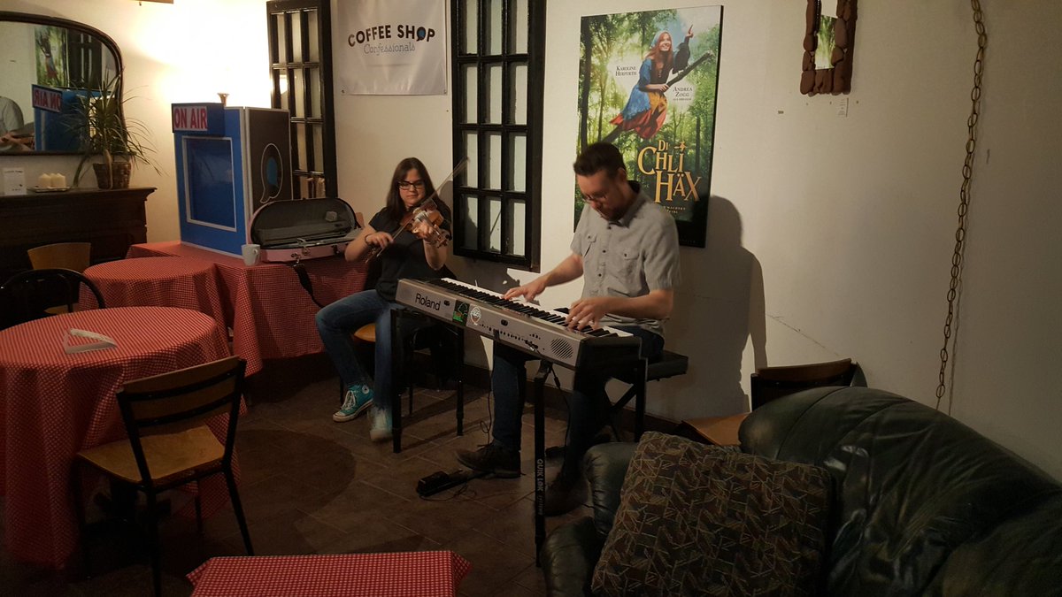 We are Timothy's with some nice seafood chowder and some great tunes! Venez nous voir pour les vendredi francophone!