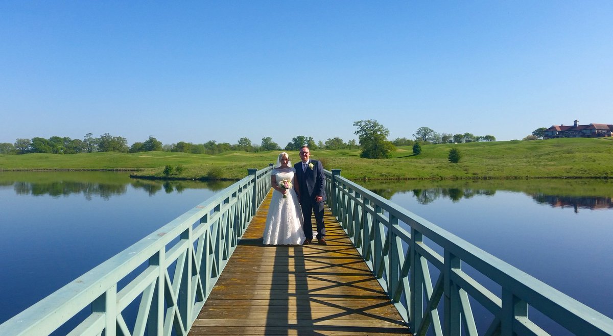 TOXWeddings's tweet photo. We love our bridge shots, modeled beautifully by Mr and Mrs Malin! #venuewithaview #lakeside #romance #weddingphotography #venuelust #dreamy https://t.co/t3XfvQKqig