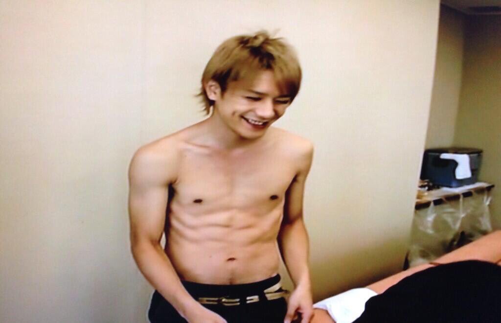 りさこ 好きな滝沢は秀明 در توییتر ていうか 改めて確信した 滝様の腹筋は世界一無駄がなくて美しくて綺麗でもう顔だけじゃなく腹筋も世界遺産 あの腹筋はマジで個人的にドストライクすぎる この細マッチョ好きすぎて ため息でるわ