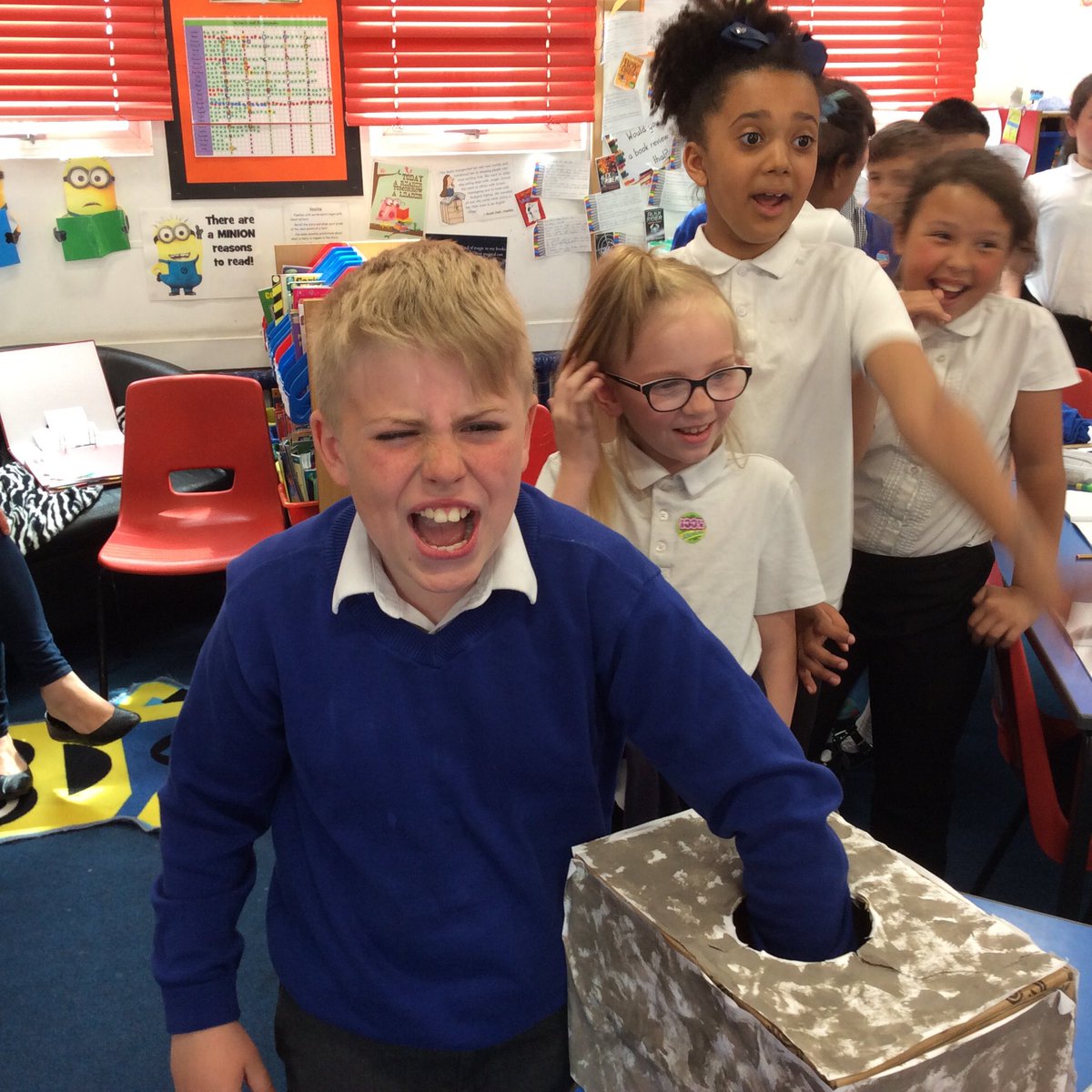 MowmacreHill's tweet photo. Eww...it's sticky! @DSATScience #guesspoo https://t.co/OQrA3UytHs
