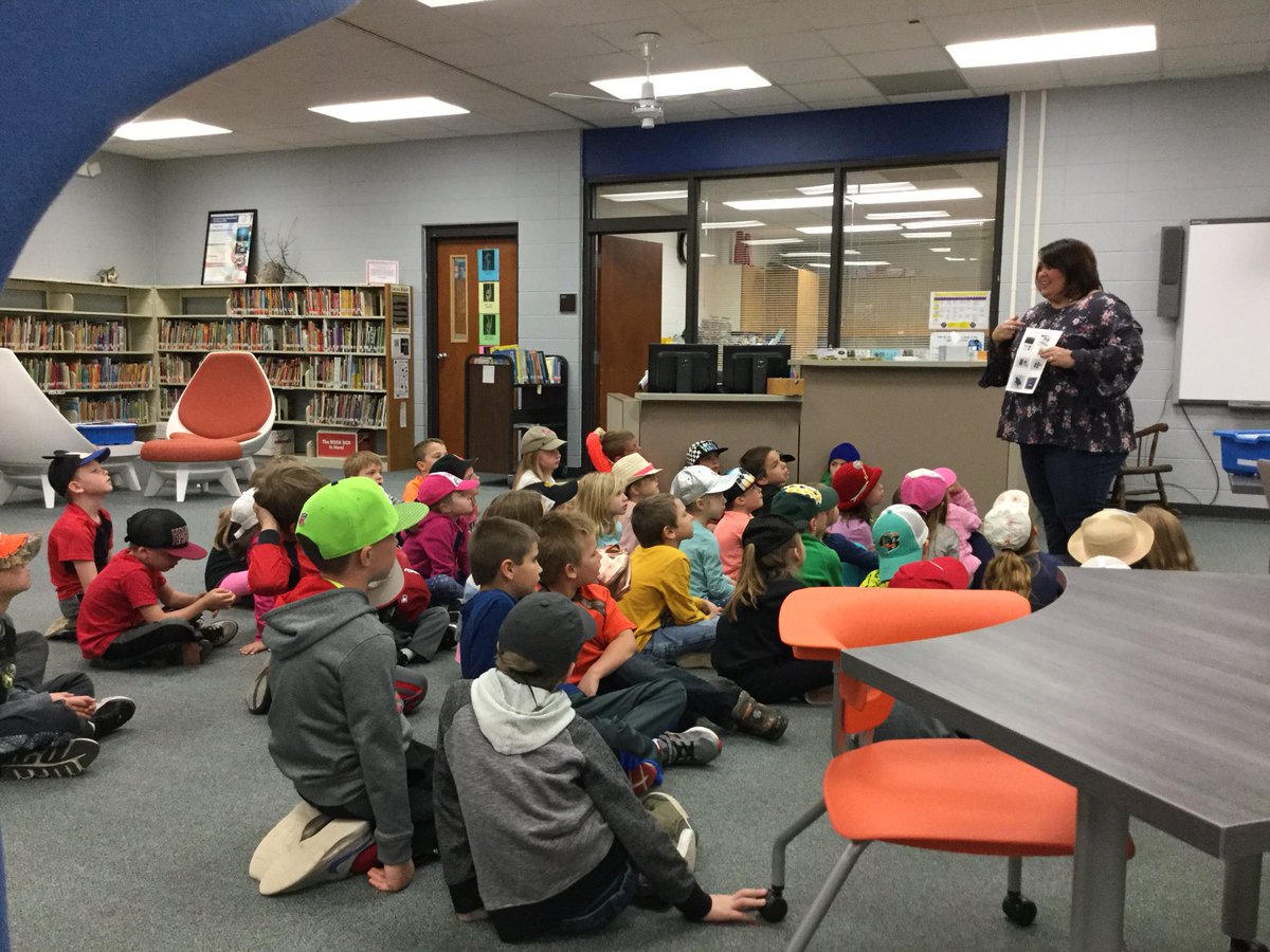 JessWestMB's tweet photo. Our first grade classes get to try our hand at robotics! #persevere #collaborate #legolanguage. Thank you @maroszekgt !  #mbbulldogs #hssd https://t.co/36Y8tiQyZl