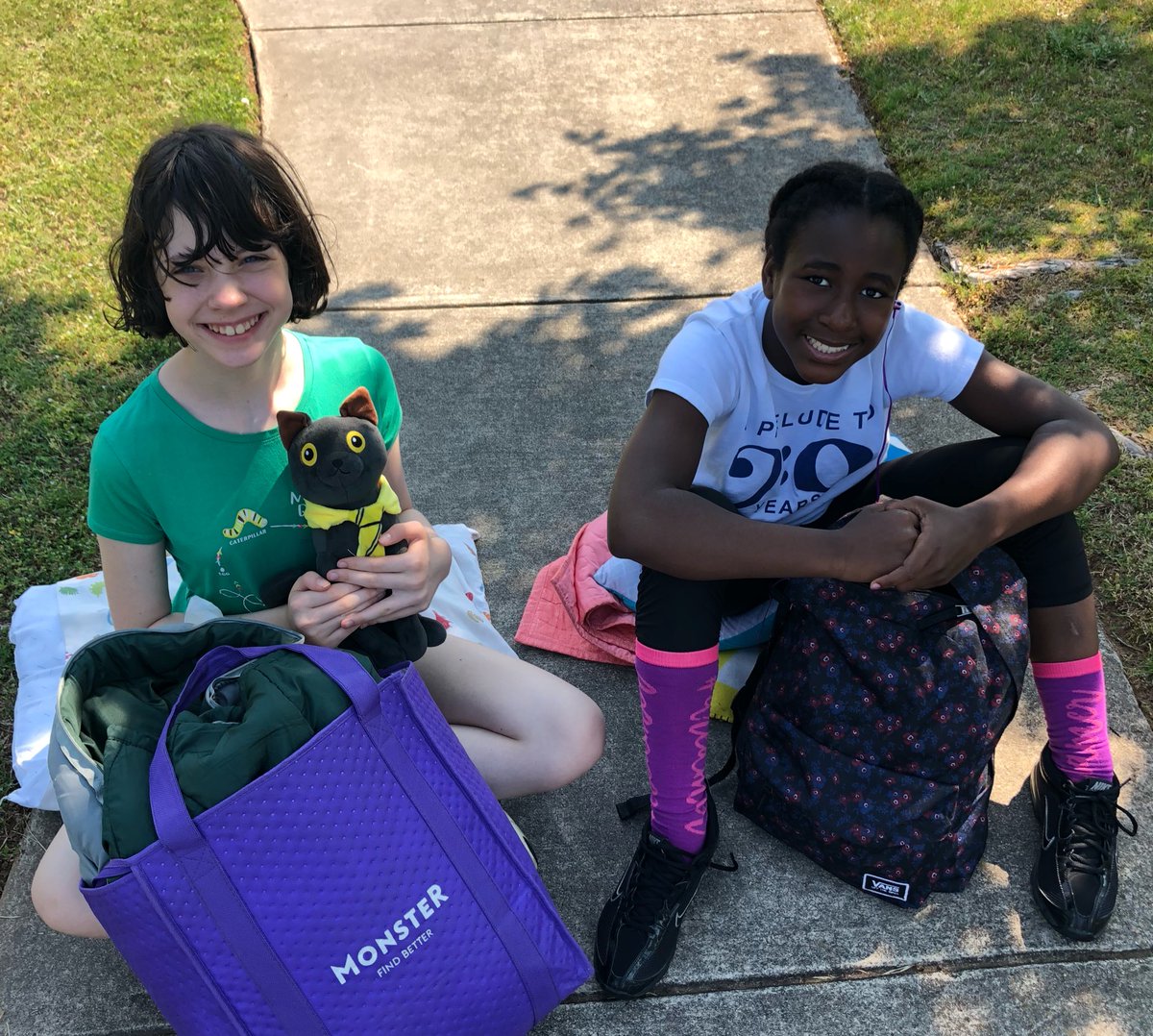 HillsideES's tweet photo. Welcome back from the @GeorgiaAquarium overnight trip! Loving the learning experience! #hesjourney #funtimes #5thgradeexperience @FultonCoSchools @CJ_FCS_NELC https://t.co/XvLP08mt6o