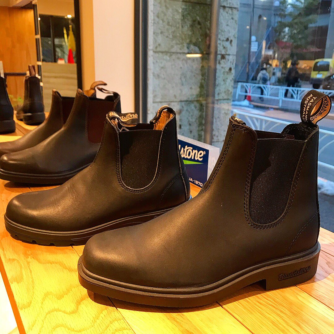 ザナチュラルシューストア神宮前