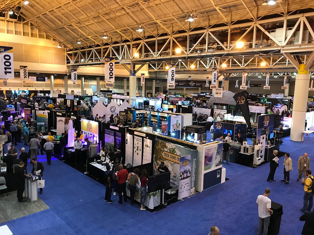 BudboApp's tweet image. Last day at the Mjbiz
 #mjbiz