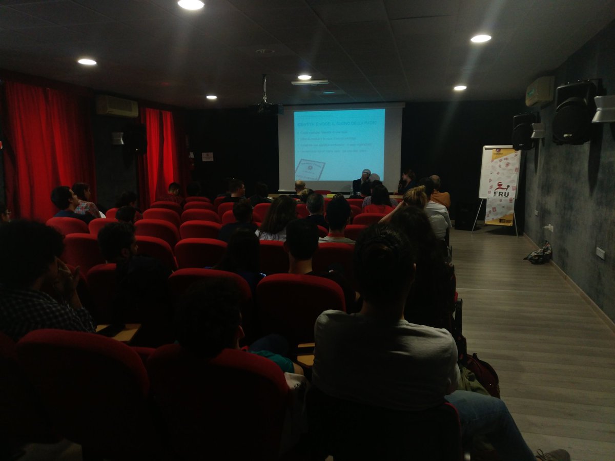 radioeco's tweet photo. #FRU18
Luca Viscardi ci parla della #programmazione #radio
#radiouniversitarie @UnicaRadio @rad_uni https://t.co/03pmG7moOe