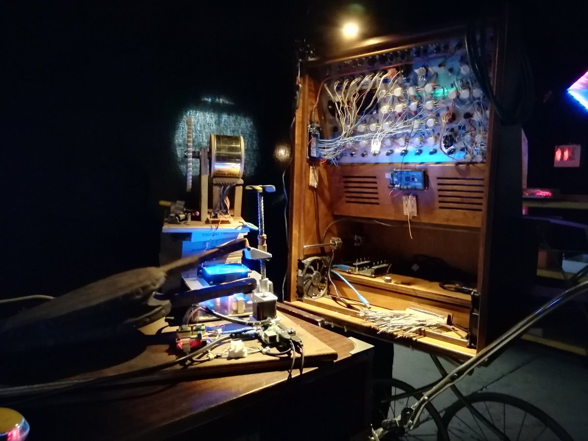 AntoineVe's tweet photo. Avez vous fait un petit tour dans le pro.yectarium https://t.co/DrJP9fiYL2 ? #thsf #THSF2018 https://t.co/X0oW5XBzu4