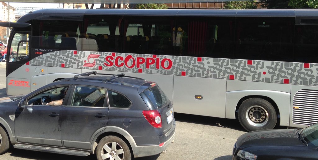 simodaros's tweet image. La colpa non è della sindaca: è che proprio li fanno così dall'origine! #busroma @zdizoro