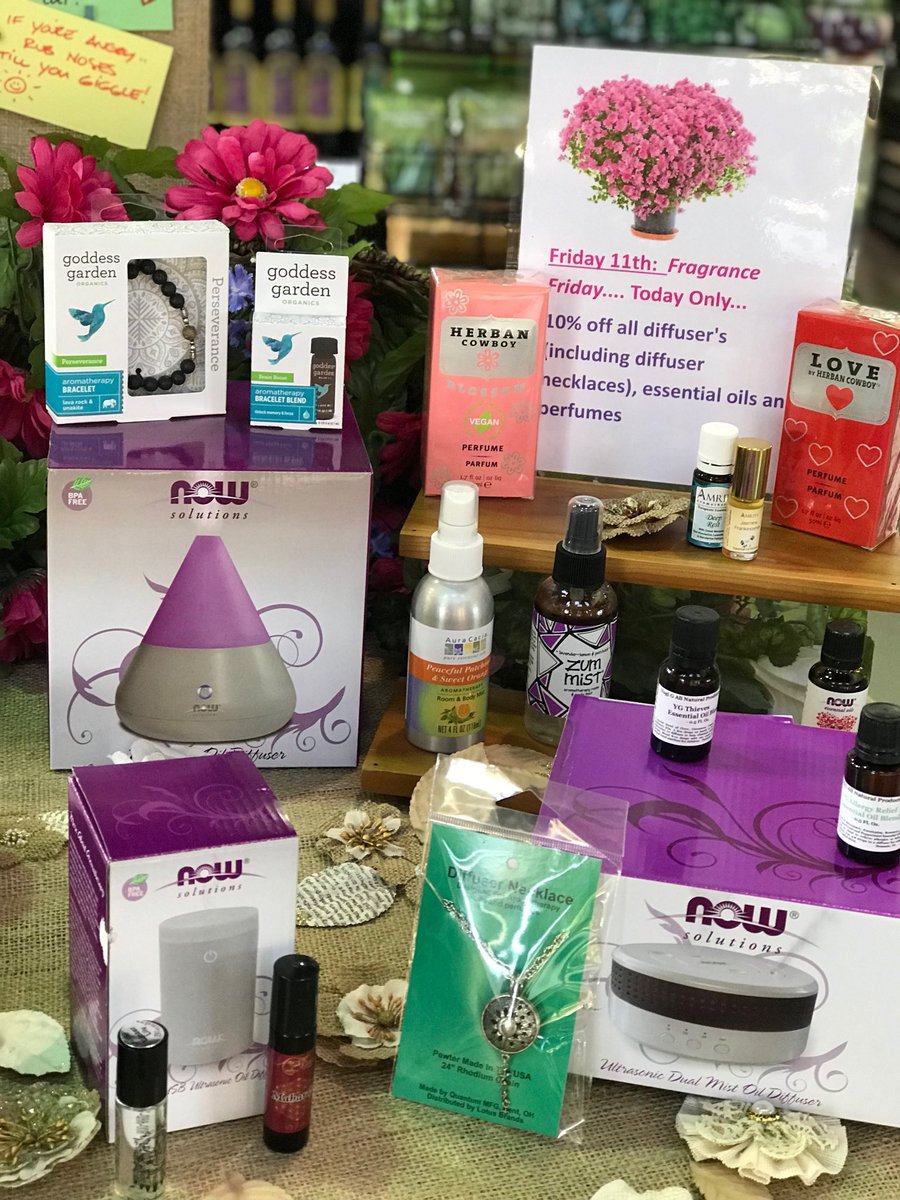 healthnutweets's tweet photo. Fragrance Friday! 10% off all essential oils, diffusers and perfumes! This is what your Mom really wants! #healthnuttribe #healthylynchburg #lynchburgmom https://t.co/kSbH0Usn8P