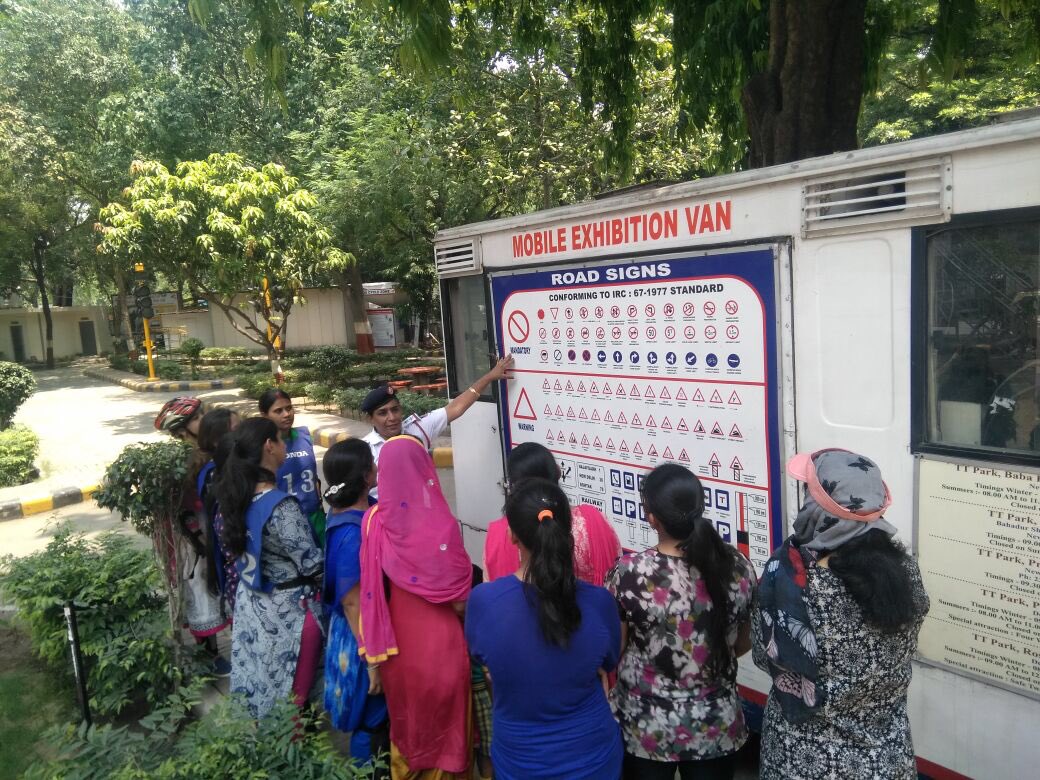 Display of ME van &amp; distribution of literature at Peera Garhi chowk.