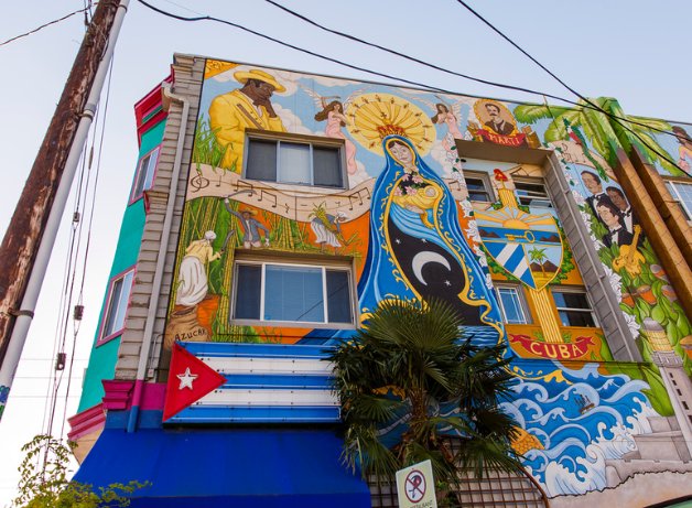 travelportland's tweet photo. Some of the best parts of Portland are in the small nooks and crannies. Here's our full neighborhood guide: https://t.co/jYyiR8k5OF #PDX https://t.co/p9q5UCQGAe