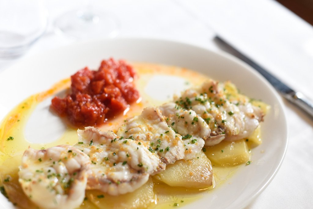 faronortesanse's tweet photo. Los lomitos de pichín(rape) con #patatas panadera de Faro Norte San Sebastián de los Reyes. ¡Irresistible!
#rape #pescado #fish #sabor #calidad #ricorico #faronorte #fusionasturiana #foodies #sansebastiandelosreyes https://t.co/GM6yi4eZ2V