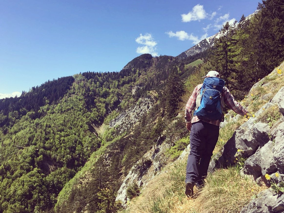 summitapproach's tweet photo. Follow me into the #weekend! 🙌 #summitapproach #wandern #berge #tirol #alpen #natur 🌄✌🙏 https://t.co/BdsOjtoqEo