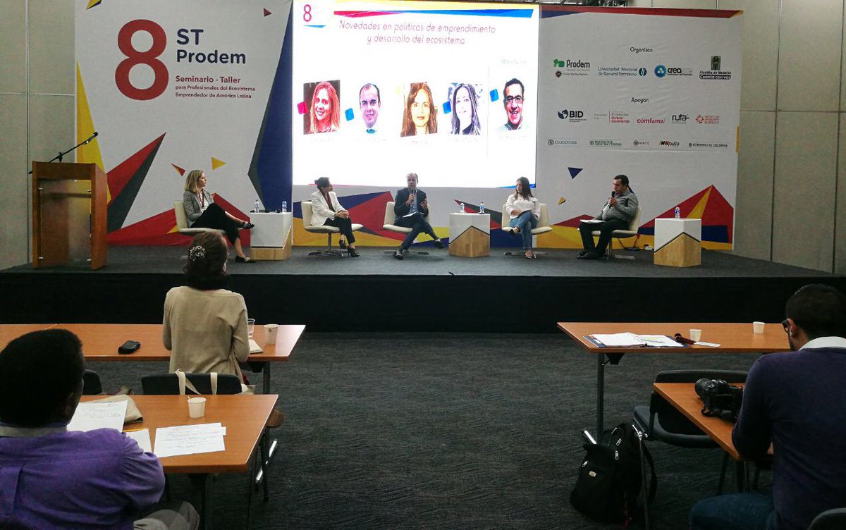 InnpulsaCol's tweet photo. "Desde @InnpulsaCol hemos venido liderando una estrategia Clúster con el fin de aumentar la competitividad económica en el país", @garavito_jc #8STProdem2018 https://t.co/EYIOyIP0Qp