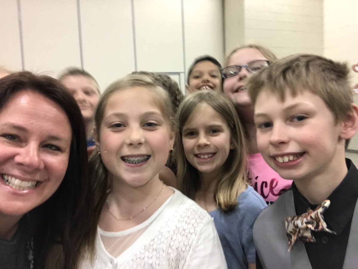 #selfies #teacherappreciation #hollywoodglam #lovemykids @hutchingsele