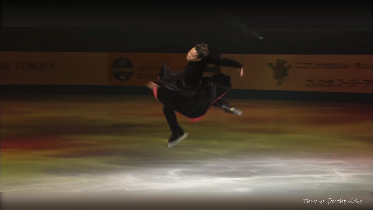 mid19c's tweet photo. Here is D1SK’s interpretation of a barrel turn jump on the ice, in Krone, Carnival on Ice 2017. The music is about a guy who has to fight for people at the cost of his friend’s life or his own body. But D1SK always leaves it to you to decide what to think of the program. https://t.co/0AEEg1d2tt