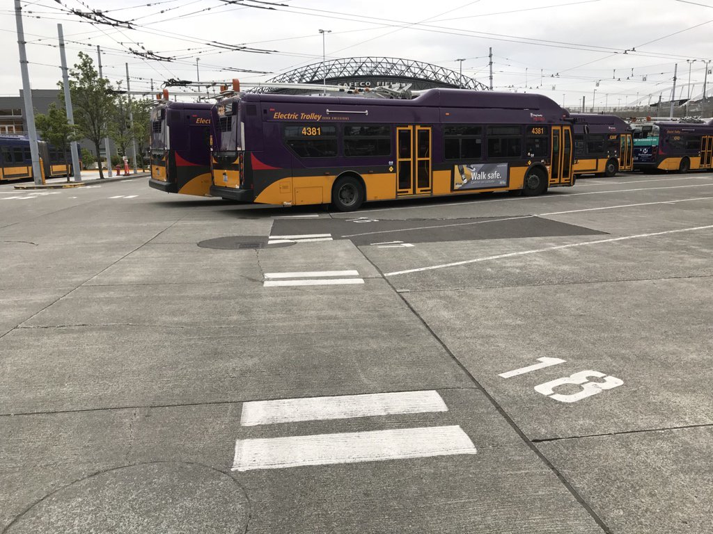 VeloBusDriver's tweet photo. Damn drivers parking in crosswalk 😏 #toomanybuses https://t.co/AzULo3W6k0