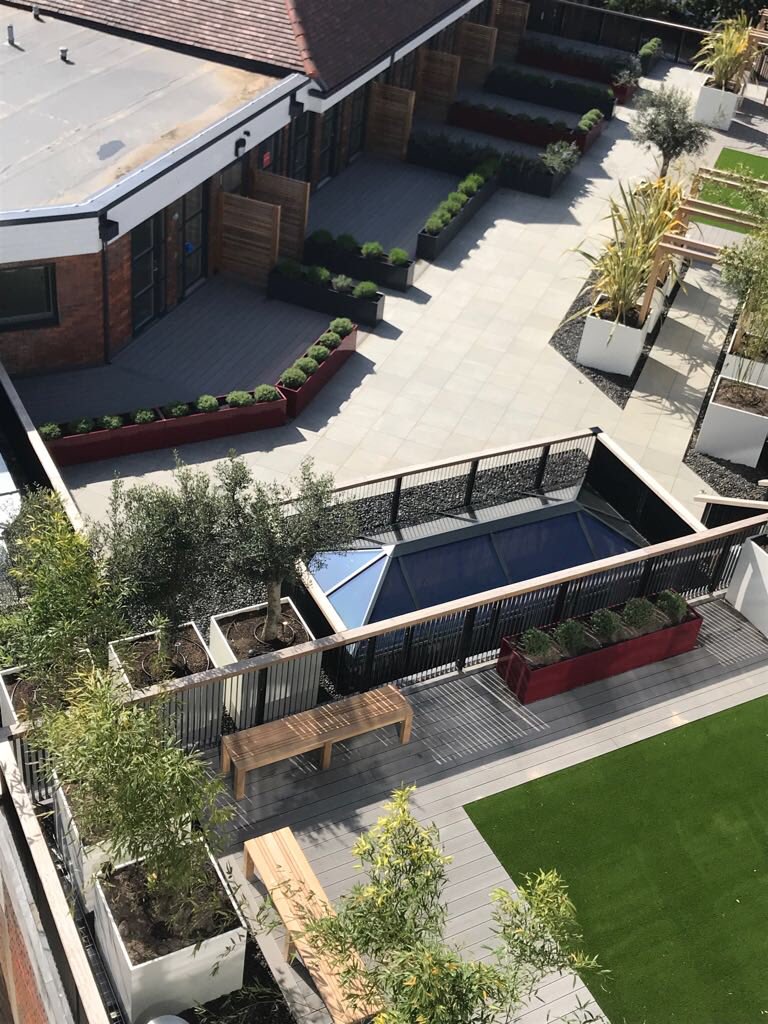 @MarshallsReg what a cracking roof terrace completed by wooburn Landscapes today with our symphony and always green.well done lads brilliant job.👍😀