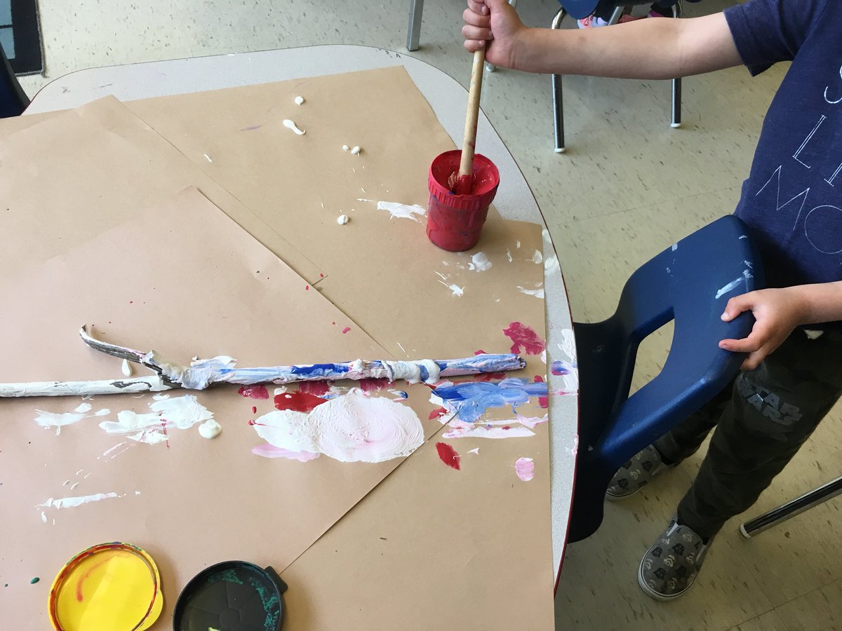breeinkinder's tweet photo. Painting sticks to explore our creative expression on different canvases.  Seeing ourselves as capable artists is an important piece of our #kindergarten growth!
Thank you Ms Ward for this lovely invitation ❤️
#tdsb #visualarts #youngartists https://t.co/NwTZqW18as