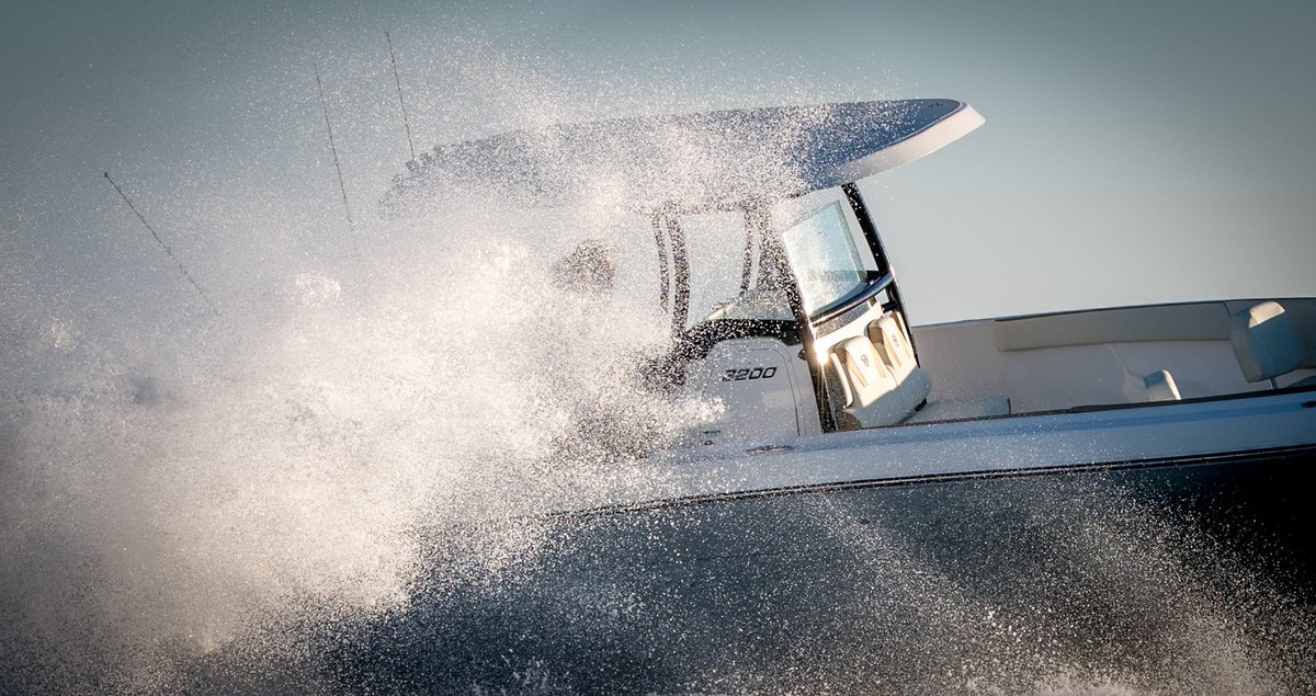 CenturyBoats's tweet image. #FridayFishing #FishingLife #FridayFeeling Happy Friday! Time to hit it! Here's to a weekend on the water. #CenturyBoats #DemandItAll