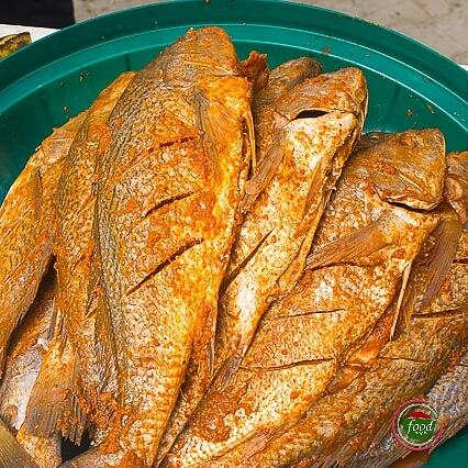 FoodbayTv's tweet photo. No it's not 'tribal mark' ๐, it's done to ensure better penetration of the seasoning and spices. Now you know ๐
.
.
.
#africanfood #foodbaytv #sauce #spices #naijafood #foodporn #fish #grilledsalmon #outdoorfood #foodblogger #naijafoodblog https://t.co/WOGzNaHsBr
