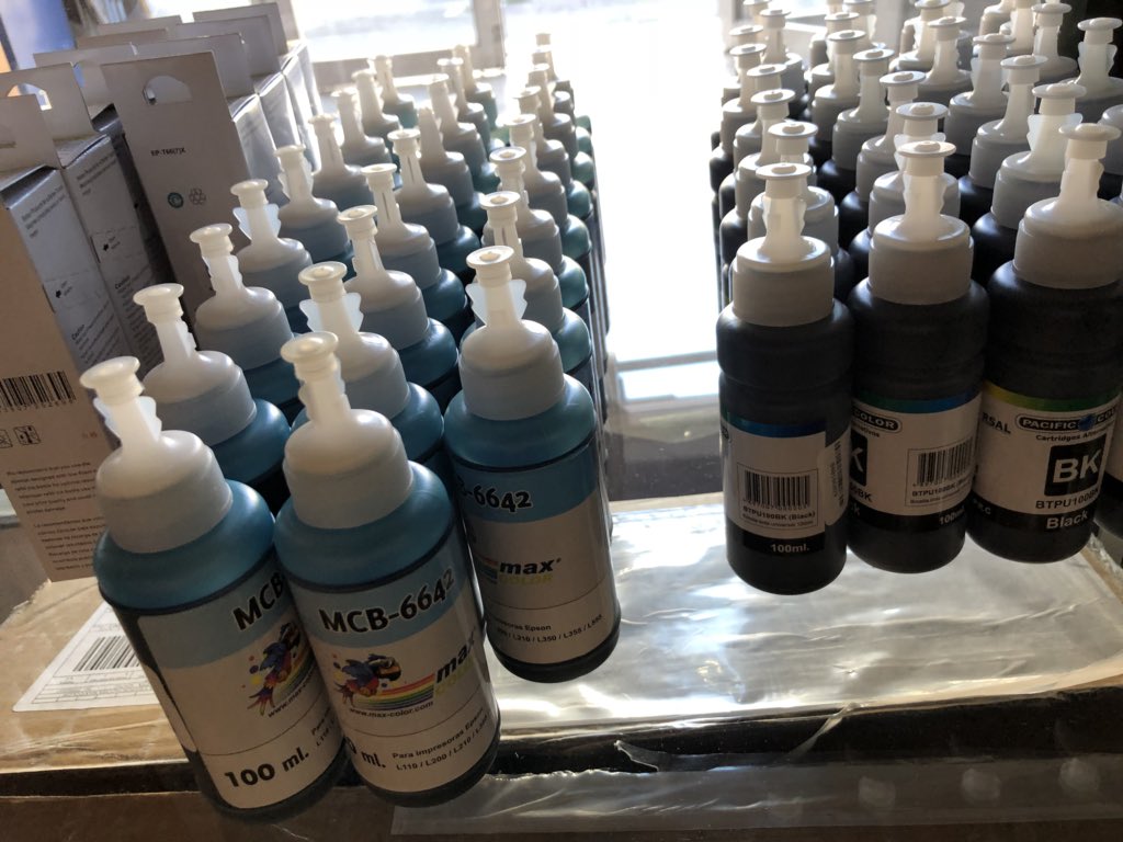 Worldtecltda's tweet photo. Recargas!!
Ven por tu botella de tinta compatible para marca Epson y ahorra!!

Consultas al 📞 422424045
📍18 de Septiembre 768. Chillán 
📧 insumoscml.ltda@gmail.com https://t.co/GxmzFHP68X