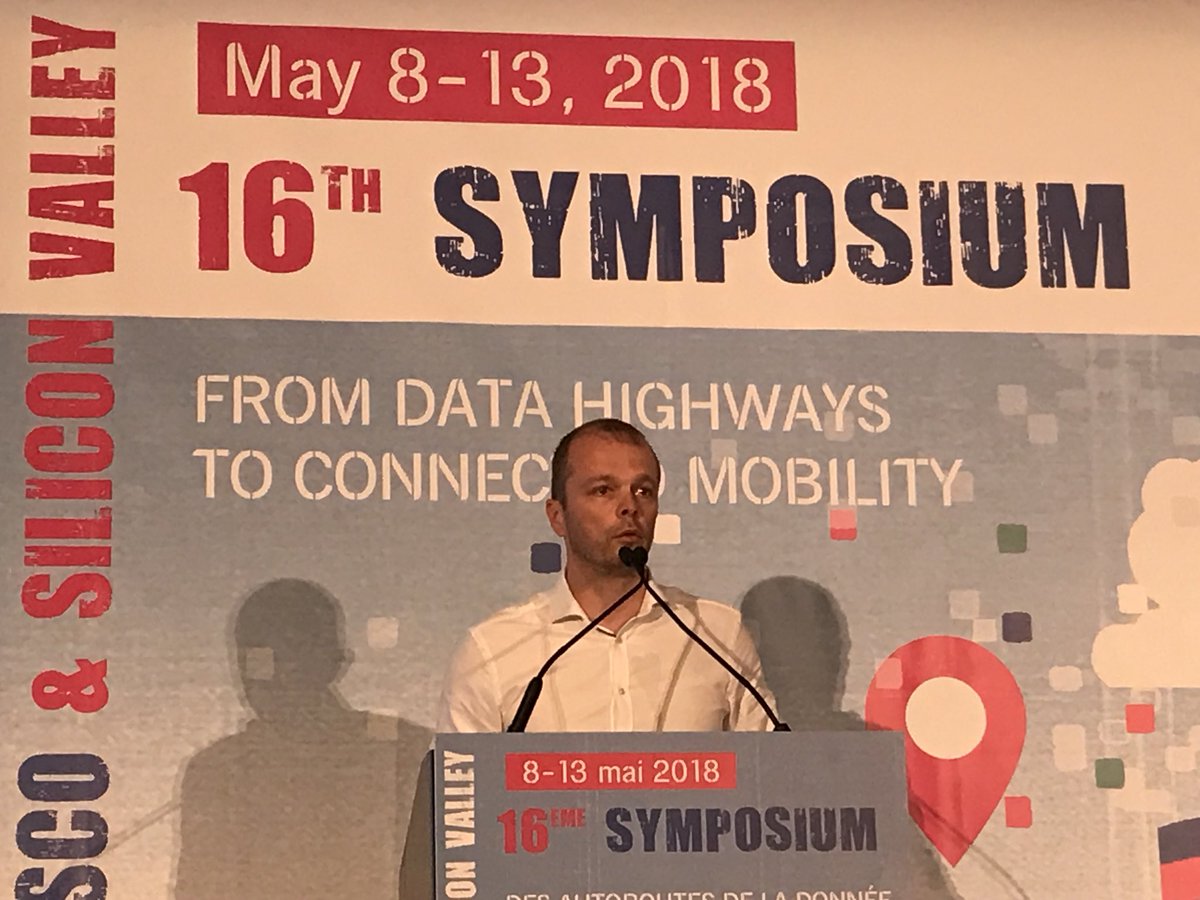 handgs's tweet photo. #SympoAcome Pour une #smartcity nécessité d’infrastructures #THD de haute qualité et une gestion des données performantes. Les territoires intelligents passeront par des partenariats public-privé comme ici dans la Valley https://t.co/COp88xUftW
