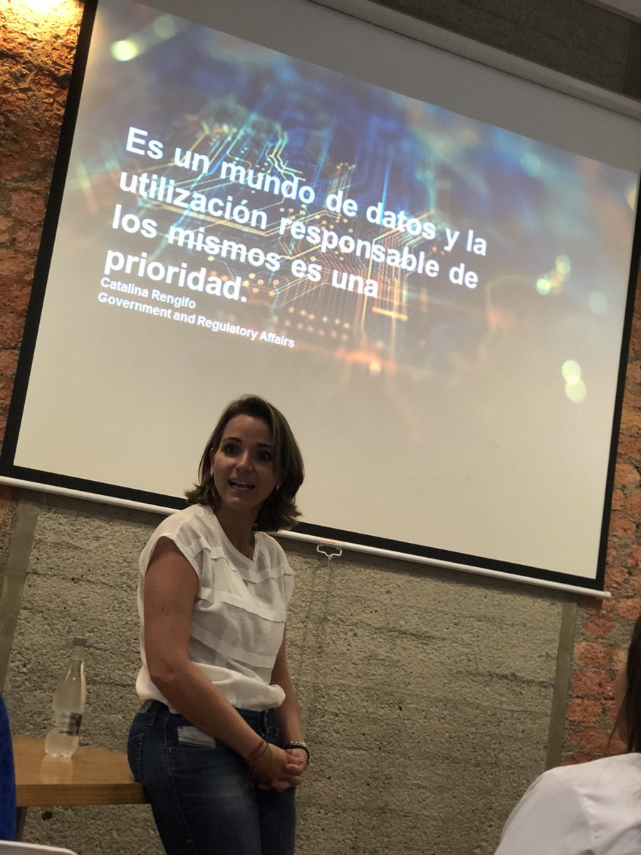 Carlosj1405's tweet photo. Excelente cierre de Semana de Gobierno Abierto #OpenData #opengovweek2018 #CaliCo @DatosFrescos https://t.co/rAdhcqi2m0