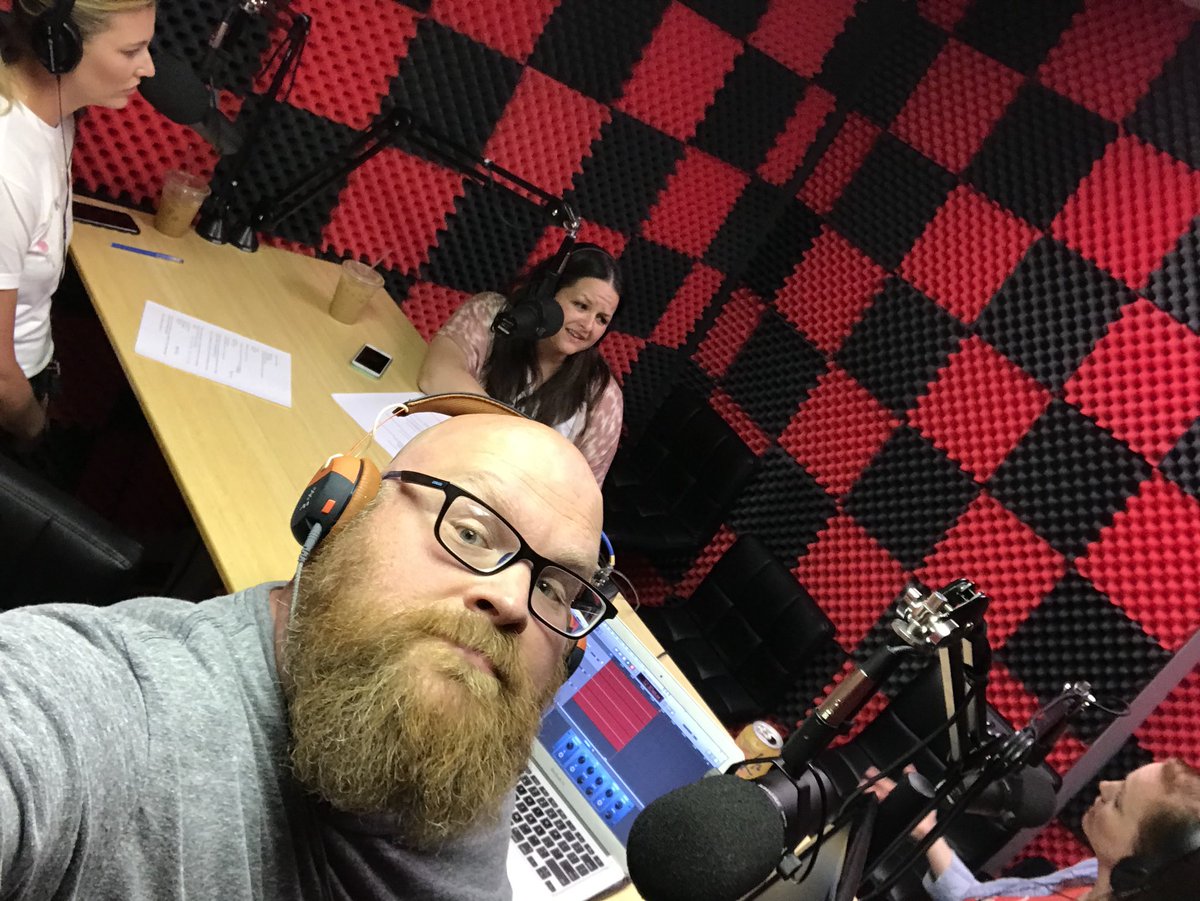 sphgenesis180's tweet photo. Recording Podcasts About Kindness, Entrepreneurship, Ghost Hunting, Movies and Tacos today .
It’s a good day.
#BeTheKind #UnitedWay #LiveUnited #NinjaStudios #SaturdayDrive #Podernfamily #ThePunnery #ProjectSSA #5dF #MoviesTacosJoy #GettingPaidToTallAboutStarWars #AIB https://t.co/GMWs0gxEbW