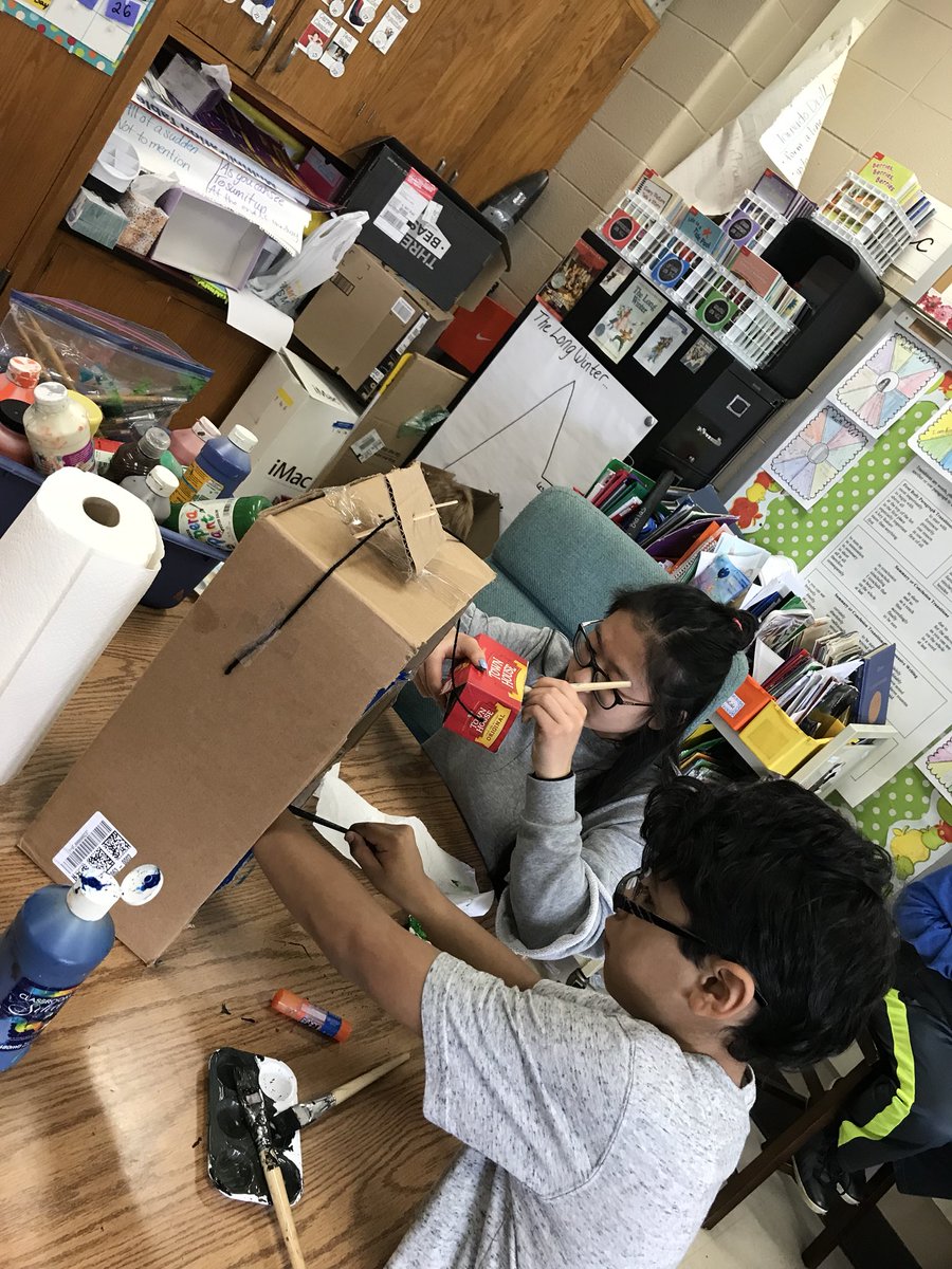samarcher9177's tweet photo. School Age Child Ss helping the 3rd graders build their “better” city #changeisessential #207Lead @Maine_West https://t.co/bxfBh8CDoy