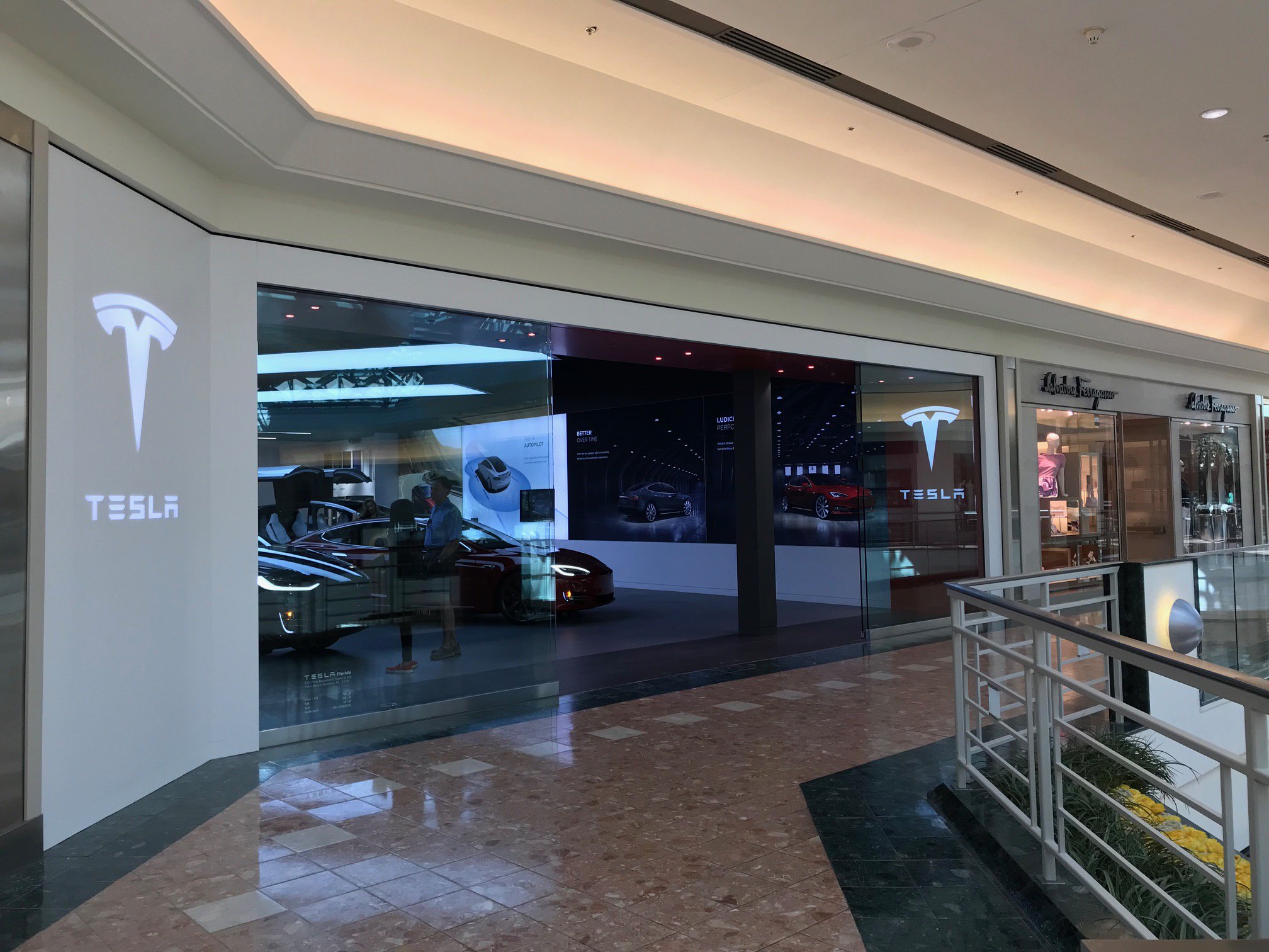 Tesla, The Gardens Mall