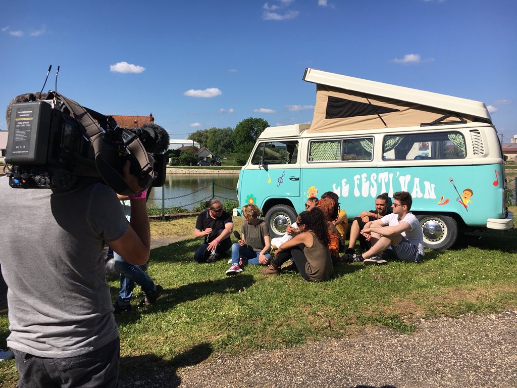 SamuelPeltier's tweet photo. Rendez-vous ce soir dans le 19/20 de @F3FrancheComte et @F3Bourgogne avec la page #FESTIVAN à Gray pour le festival Rolling Saône !
@RollingSaone https://t.co/1zmNZcwXGt