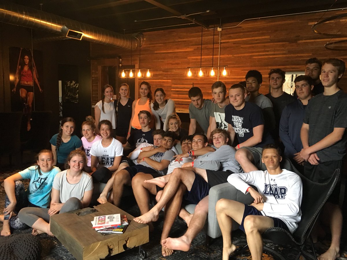 DevelopAthletes's tweet photo. LEAP Teen #Athleaders working on stability and experiencing something new! Thanks #Revkor #LdnOnt https://t.co/nB12WMOQQK https://t.co/vtM8LpcOrj