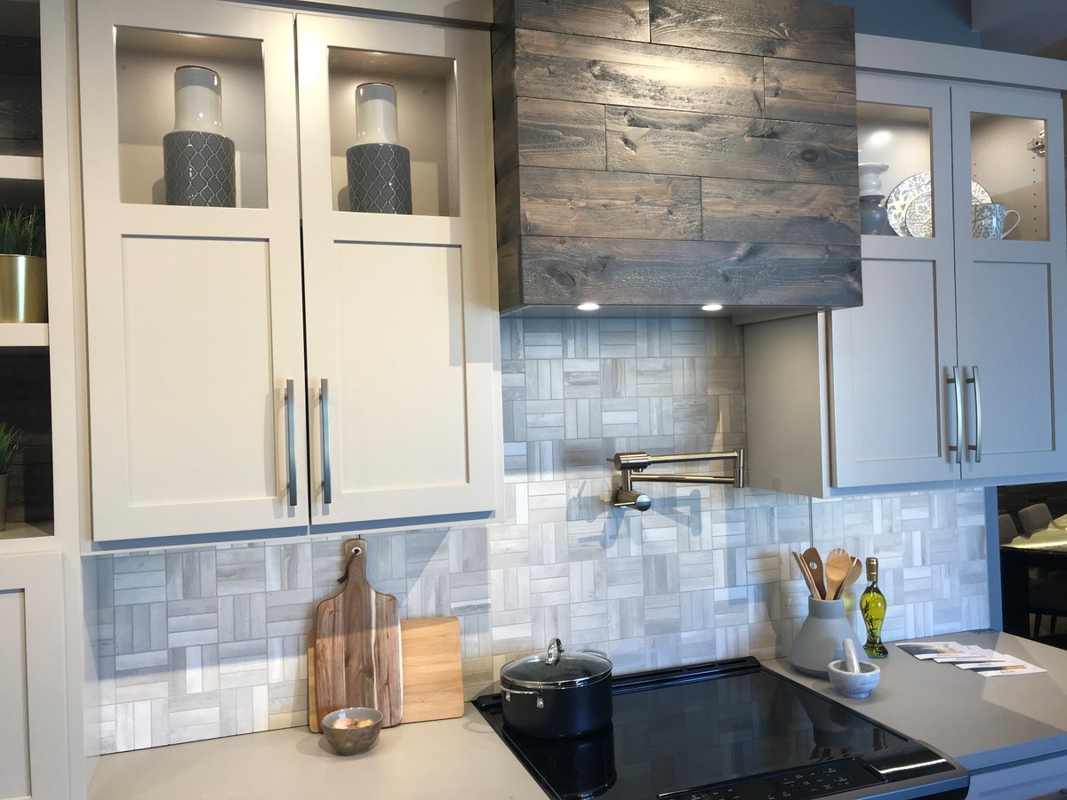 Ames Tile Stone On Twitter A Fantastic Shot Of Our Arte Legno Series As A Kitchen Backsplash At Gateway Kitchen And Bath In Winnipeg This Is A Versatile Series With 8x48