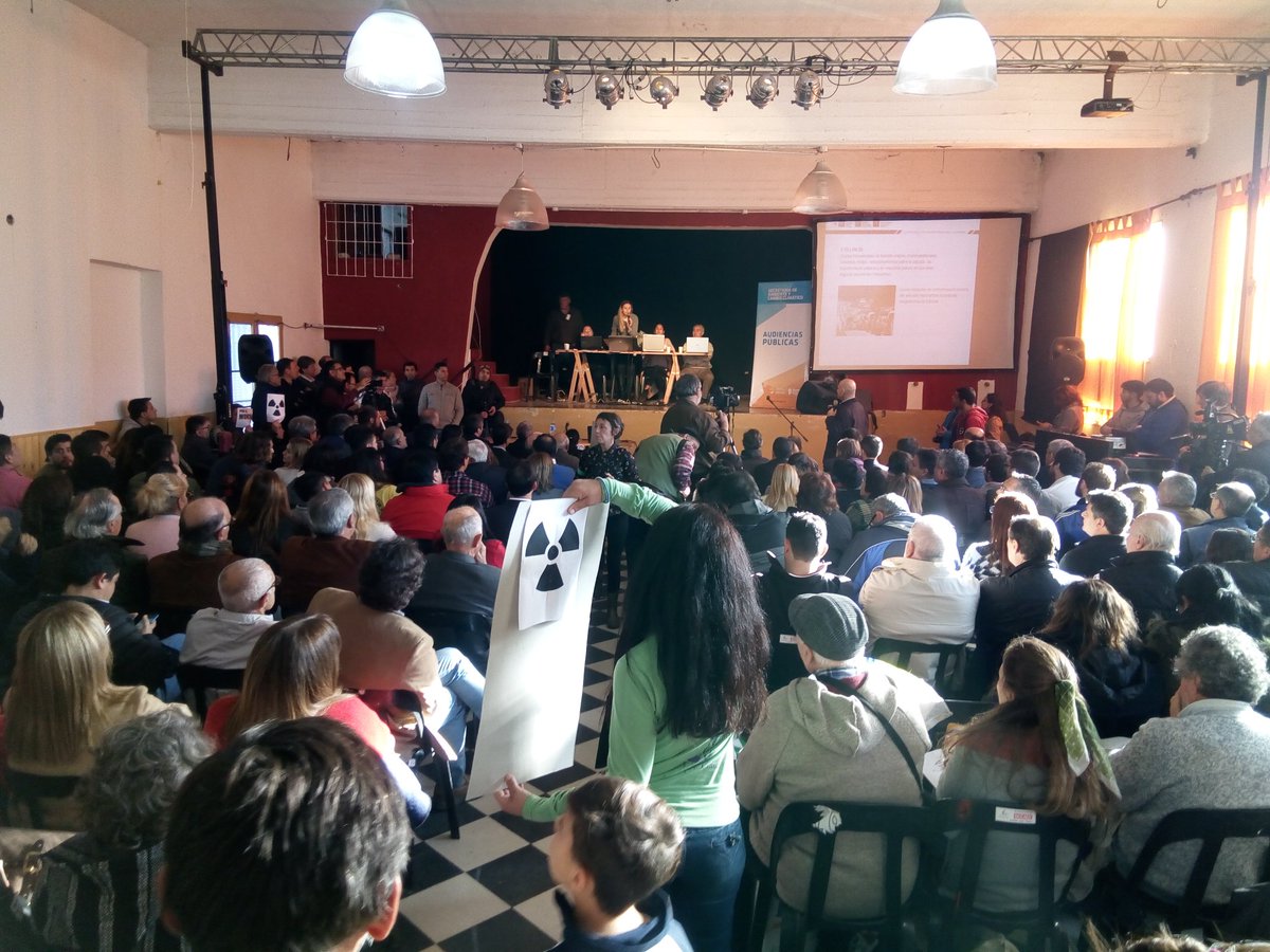 eze_peressini's tweet photo. Arrancó la #AudienciaPublica sobre la #AutoviaPunilla donde cientos de personas y 1000 inscriptos manifiestan #NoPorLaMontaña y defienden e ambiente y la salud. Denunciamos el negociado que habilita el gobierno de @JSchiaretti junto a CASISA y ASTORI. https://t.co/MddBALPjJy
