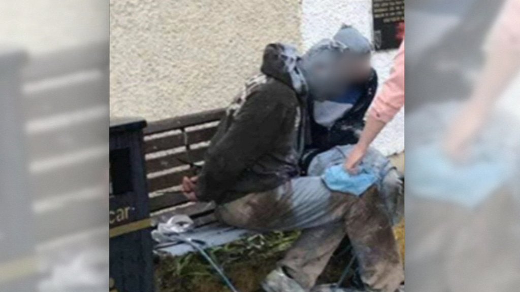 gashead1984's tweet photo. Neighbours living in County Armagh have spotted, captured, and tied up two suspected sex offenders who were on the run. https://t.co/qyNmSoUvFJ