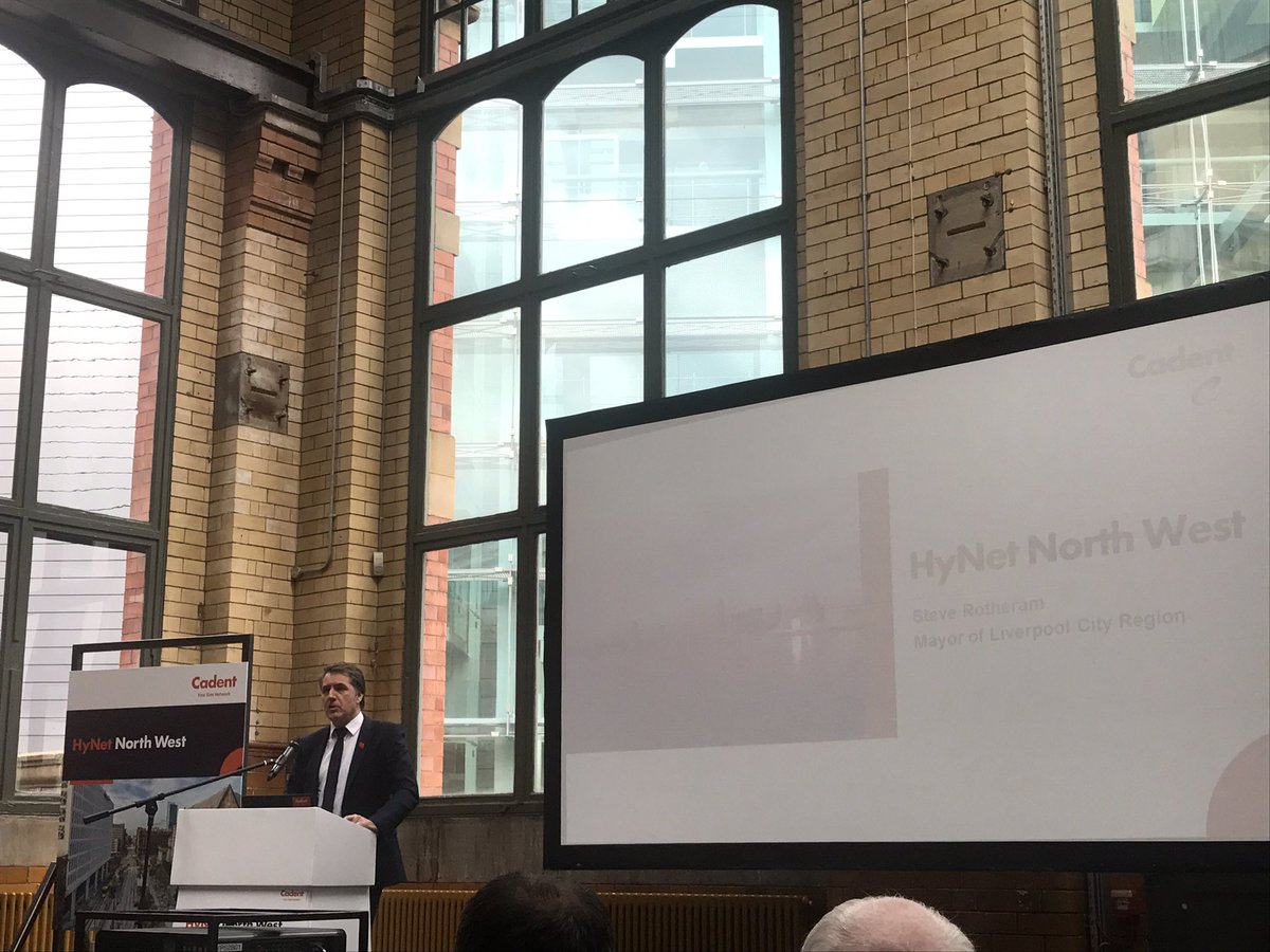 ELGreen93's tweet photo. This afternoon I'm thrilled to be at the People's History Museum on behalf of @NP_Partnership at the @CadentGasLtd #HyNet North West event.
@AndyBurnhamGM and @MetroMayorSteve speaking so passionately about their City Regions #innovativenorth #greennorthwest #GMGreenCity https://t.co/0WyWkrHJRf