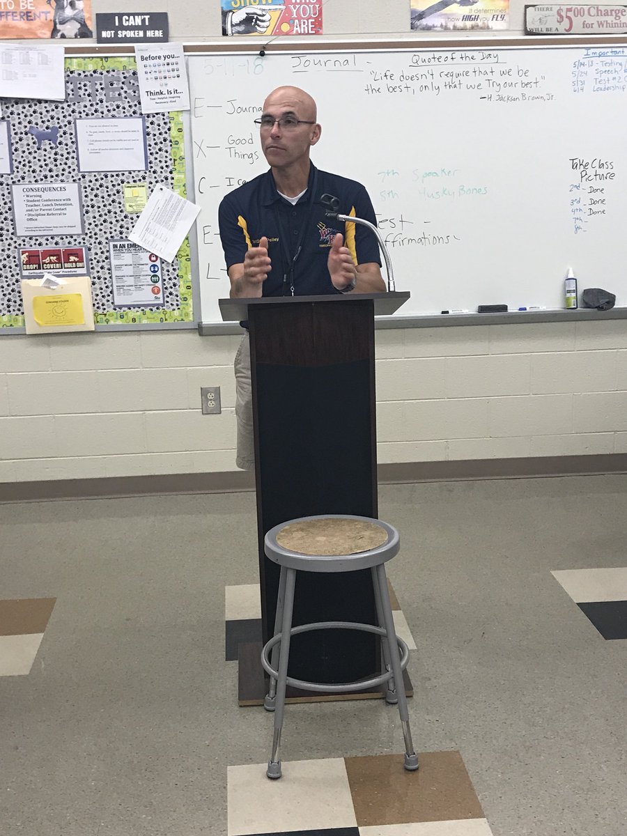 CoachK_TL_CSMS's tweet image. Team building in Teen Leadership with 1st Sgt David Pelley. @CSMS_Huskies @bcockfield_CSMS @leah_sarantop @LexingtonOne