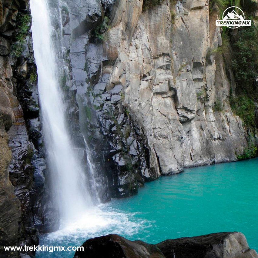 TrekkingMx's tweet photo. El Salto de Tepexcanal, waterfall in the north mountain range of #Puebla, to get there is a day hike from #chignahuapan and is totally worth it..
#naturaleza #outdoor 🌋 ⛺🇲🇽 #pueblaesmidestino
Follow us: 
Facebook: trekkingmx https://t.co/xS4w9rmiuf