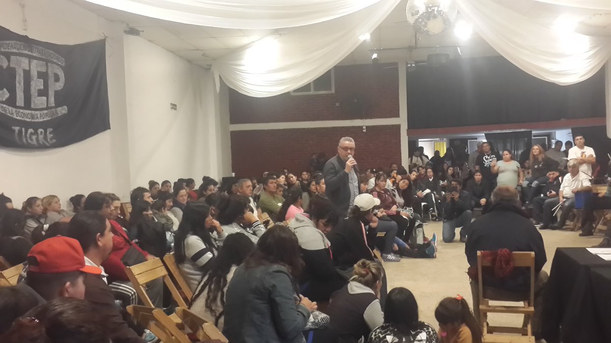 DaryoRodriguez's tweet photo. #Ahora en #RinconDeMilberg en Asamblea de La Confederación de Trabajadores de la Economía Popular #CTEP #Tigre El Intendente @JulioZamora Firma el Convenio para La Articulación y Apoyo en conjunto a la #CTEP y todos sus trabajadores https://t.co/l2N99qxaVC