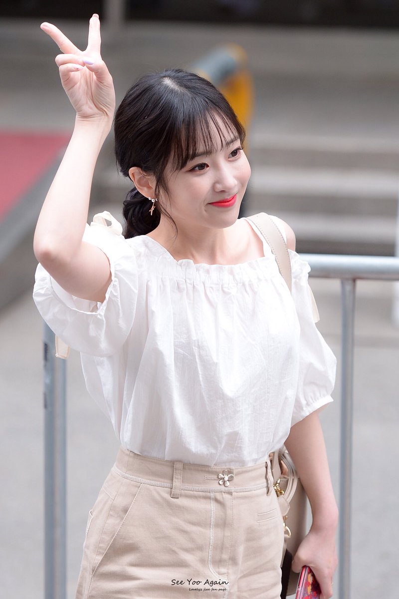 180511 뮤출
러블리즈 유지애

#러블리즈 #Lovelyz
#유지애 #jiae
<a href="/Official_LVLZ/">Lovelyz_Official</a>