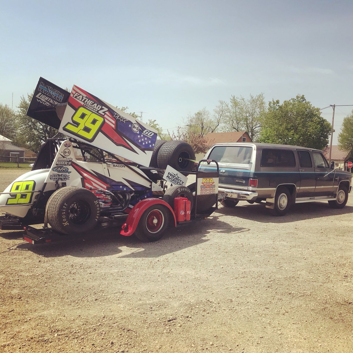 Beautiful day in America for sprint cars <a href="/EldoraSpeedway/">ELDORA SPEEDWAY</a> #LetsRaceTwo <a href="/WorldofOutlaws/">World of Outlaws</a> <a href="/USACNation/">USAC Racing</a>