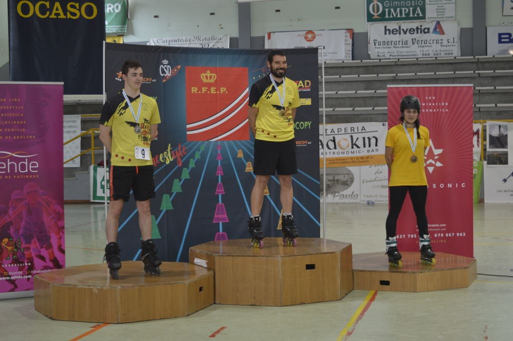 Alquimia_Inline's tweet photo. Podium de Salto de altura en categoría Senior Mixta!

#ADCAlquimiaInline #FAIConos #FreestyleSlalom #hazconos #RealFederacionEspañolaPatinaje #FederacionGalegadePatinaxe #eupatino https://t.co/GlGBtoZHJF